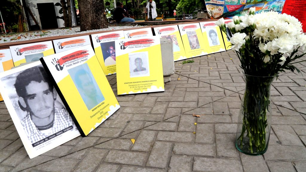 Las mujeres se atrevieron a buscar a sus hijos y a exigir respuestas en territorios controlados por actores armados. Su resistencia no dependía de las armas, sino de la decisión de no renunciar a la búsqueda (Serrano Mora, 2020, p. 313). |Foto cortesía del PDP